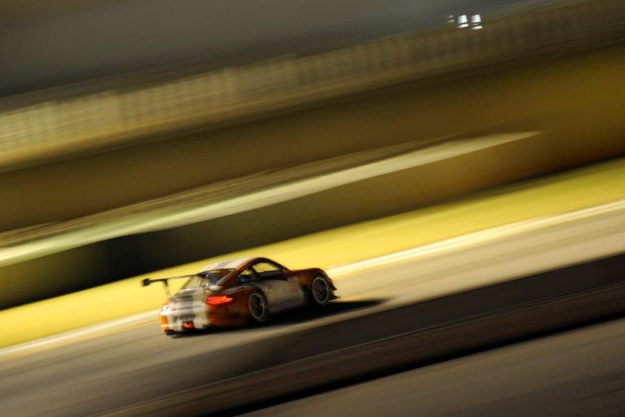  Porsche 911 GT3 R Hybrid 2010 года  (фото 6 из 36)